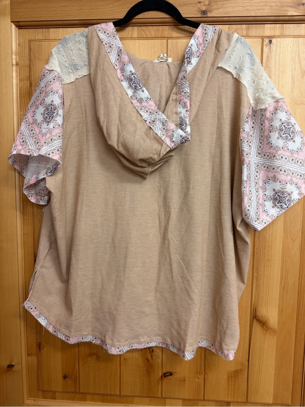 POL Boho Floral Appliqué V-Neck Women's Top - Picture 8 of 8